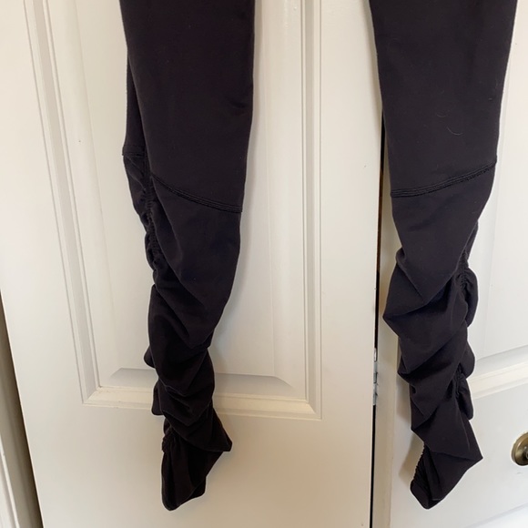 Scrunch leg lululemon leggings - Picture 3 of 5